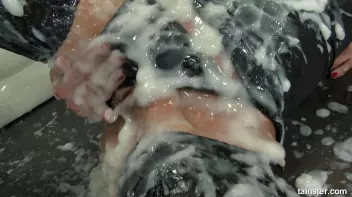 White messy bathroom experience Screencap 60 on sinx.preview.netperv.com