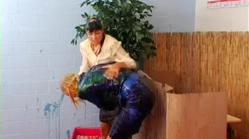 Head To Toe In Egg Yolk Screencap 37 on sinx.preview.netperv.com