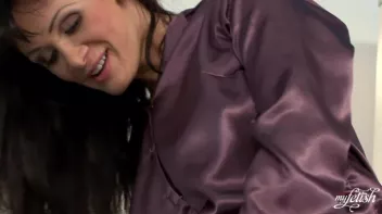 You Can't Stay When Satin's Involved! Screencap 43 on sinx.preview.netperv.com