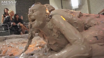 Muddy Wrestling Special: 2 Amateur Battles - Audience vs. Audience Screencap 35 on sinx.preview.netperv.com