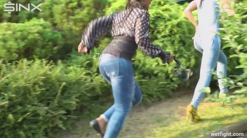 Three wild girls in pool cat fight Screencap 2 on sinx.preview.netperv.com