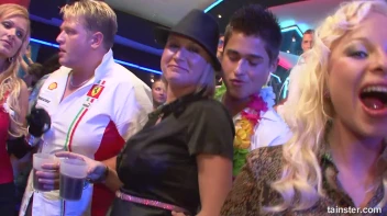 Bikini Beach Balls Part 1 - Cam 1 Screencap 54 on sinx.preview.netperv.com