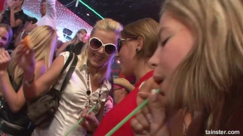 Bikini Beach Balls Part 1 - Cam 1 Screencap 11 on sinx.preview.netperv.com