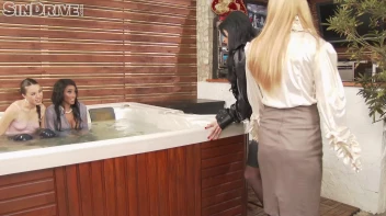 Danger! Mean Pussies & Sweet Asses: Tiffany & Kiki vs. Anissa & Nikky - Wet Dreams Are Made Of This! Screencap 4 on sinx.preview.netperv.com