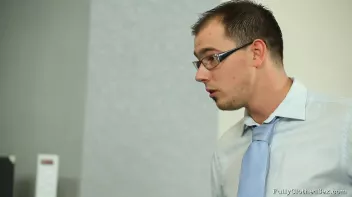 Lazy Workers Learn What Hard Work Is All About Screencap 6 on sinx.preview.netperv.com