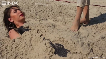 Gorgeous Girls Get Wet And Messy In The Park Screencap 91 on sinx.preview.netperv.com