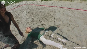 Gorgeous Girls Get Wet And Messy In The Park Screencap 74 on sinx.preview.netperv.com