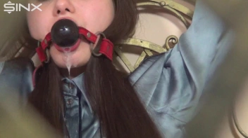 Ball Gagged Babe Drools Down Herself Screencap 31 on sinx.preview.netperv.com