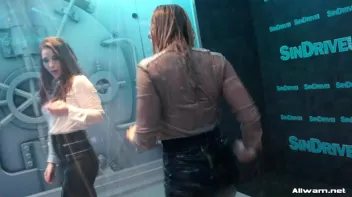 Gorgeous Shower Girls Screencap 2 on sinx.preview.netperv.com