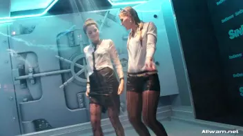 Gorgeous Shower Girls Screencap 42 on sinx.preview.netperv.com