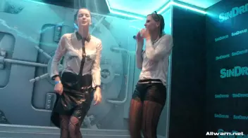 Gorgeous Shower Girls Screencap 47 on sinx.preview.netperv.com