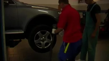 Bisexual Bodyshop Threesome Screencap 3 on sinx.preview.netperv.com