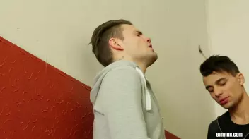 Delivery ending up in a bisex threesome Screencap 76 on sinx.preview.netperv.com