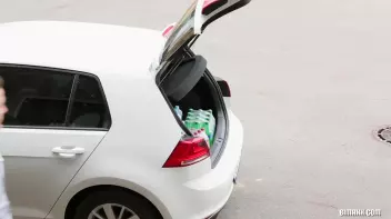 Delivery ending up in a bisex threesome Screencap 8 on sinx.preview.netperv.com