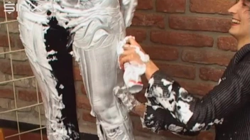 Wet And Messy Shaving Foam Fun Screencap 13 on sinx.preview.netperv.com