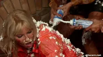 Food Fight Done Right Screencap 85 on sinx.preview.netperv.com