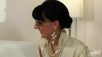 Sassy Jassy Gets Classy Screencap 11 on sinx.preview.netperv.com