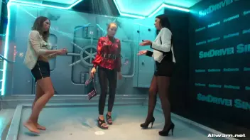 Wetlook Dancers Work The Stage Screencap 14 on sinx.preview.netperv.com