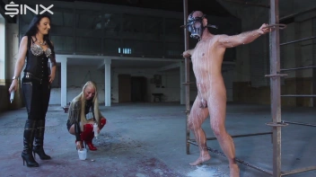 Jede Menge Sperma für unseren Sklaven Screencap 36 on sinx.preview.netperv.com