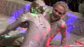 Two Blondes Get Stupid In The Mud! Screencap 33 on sinx.preview.netperv.com