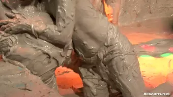 Two Blondes Get Stupid In The Mud! Screencap 37 on sinx.preview.netperv.com