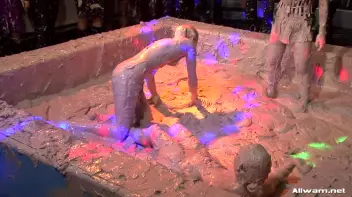 Two Blondes Get Stupid In The Mud! Screencap 69 on sinx.preview.netperv.com