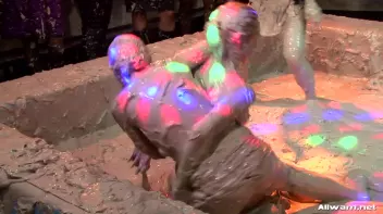 Two Blondes Get Stupid In The Mud! Screencap 74 on sinx.preview.netperv.com