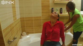 Brunette Babe's Wet and Sudsy Hair Wash Screencap 12 on sinx.preview.netperv.com
