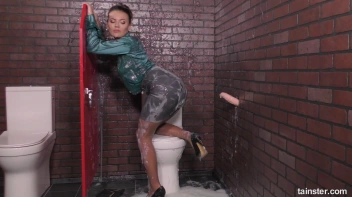 Shiny Business Babe Gets Fully Jizz Blitzed! Screencap 44 on sinx.preview.netperv.com