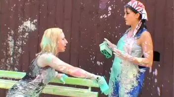 Sloppy Goo Catfight Screencap 27 on sinx.preview.netperv.com