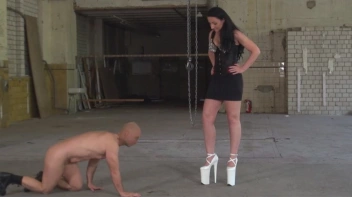 Extreme High Heels Screencap 1 on sinx.preview.netperv.com