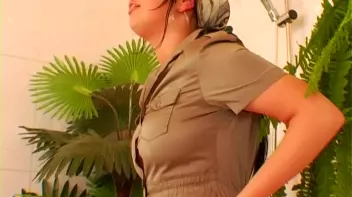 Sponging Each Other Down Screencap 4 on sinx.preview.netperv.com