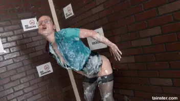 Slime Wave babe Lenka with her great ass Screencap 58 on sinx.preview.netperv.com