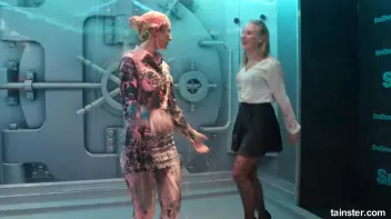 These gorgeous babes love to get wet Screencap 1 on sinx.preview.netperv.com