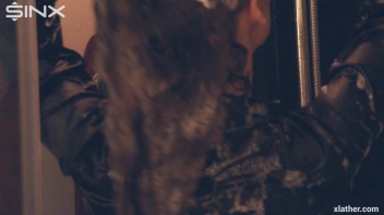 Solo Showering Seductress Screencap 18 on sinx.preview.netperv.com