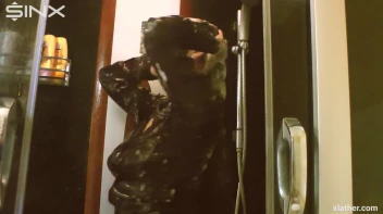 Solo Showering Seductress Screencap 31 on sinx.preview.netperv.com