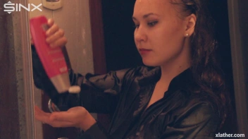 Solo Showering Seductress Screencap 7 on sinx.preview.netperv.com