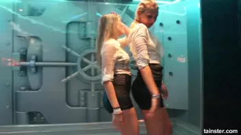 I can see your bra Screencap 2 on sinx.preview.netperv.com