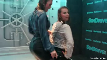 I can see your bra Screencap 32 on sinx.preview.netperv.com