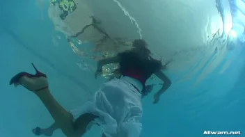 Sexy Pool Bunnies Wet And Messy Fun Screencap 44 on sinx.preview.netperv.com