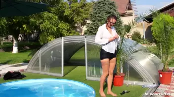 The Messed Up Fashion Shoot Screencap 85 on sinx.preview.netperv.com