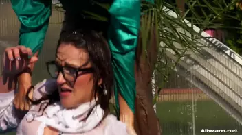 The Messed Up Fashion Shoot Screencap 48 on sinx.preview.netperv.com