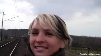 The Right Side Of The Tracks Screencap 1 on sinx.preview.netperv.com