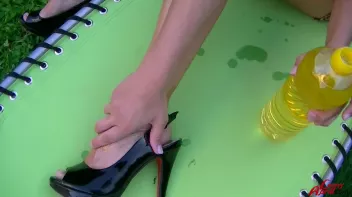 Smoking Hot And All Oiled Up Screencap 16 on sinx.preview.netperv.com