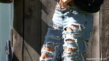 Locked Outhouse Is The Key To Piss Action! Screencap 3 on sinx.preview.netperv.com