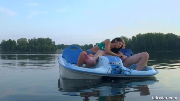 Boats And Hoes, Girl Blows Him Good On The Boat Screencap 17 on sinx.preview.netperv.com