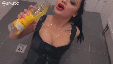 Latest deal - Sexy oil shower and fucks