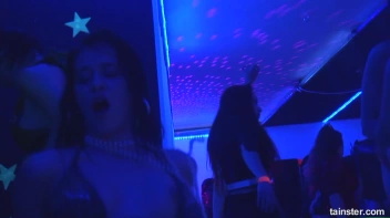 Spring Break Blow-Out Part 5 - Cam 4 Screencap 92 on sinx.preview.netperv.com