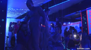 Spring Break Blow-Out Part 5 - Cam 4 Screencap 28 on sinx.preview.netperv.com