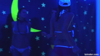 Spring Break Blow-Out Part 5 - Cam 4 Screencap 6 on sinx.preview.netperv.com